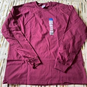 Gildan long sleeve tee